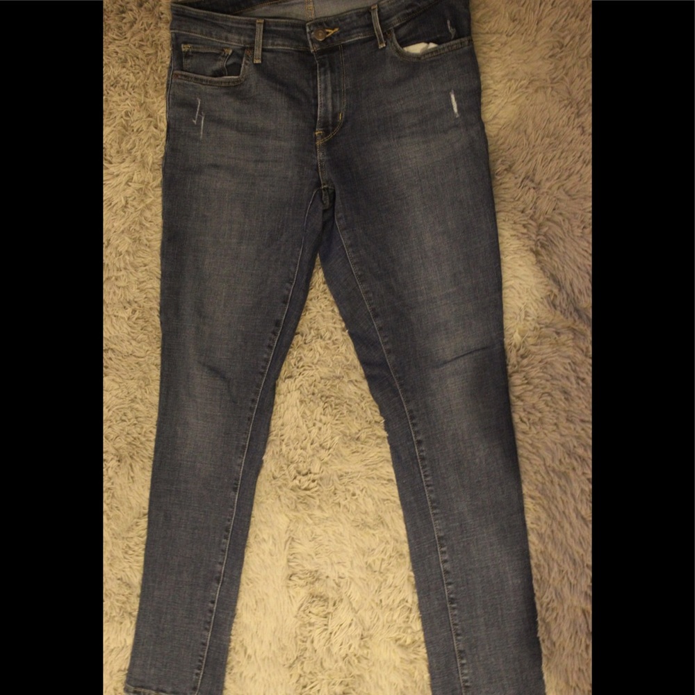 LEVI SKINNY JEAN